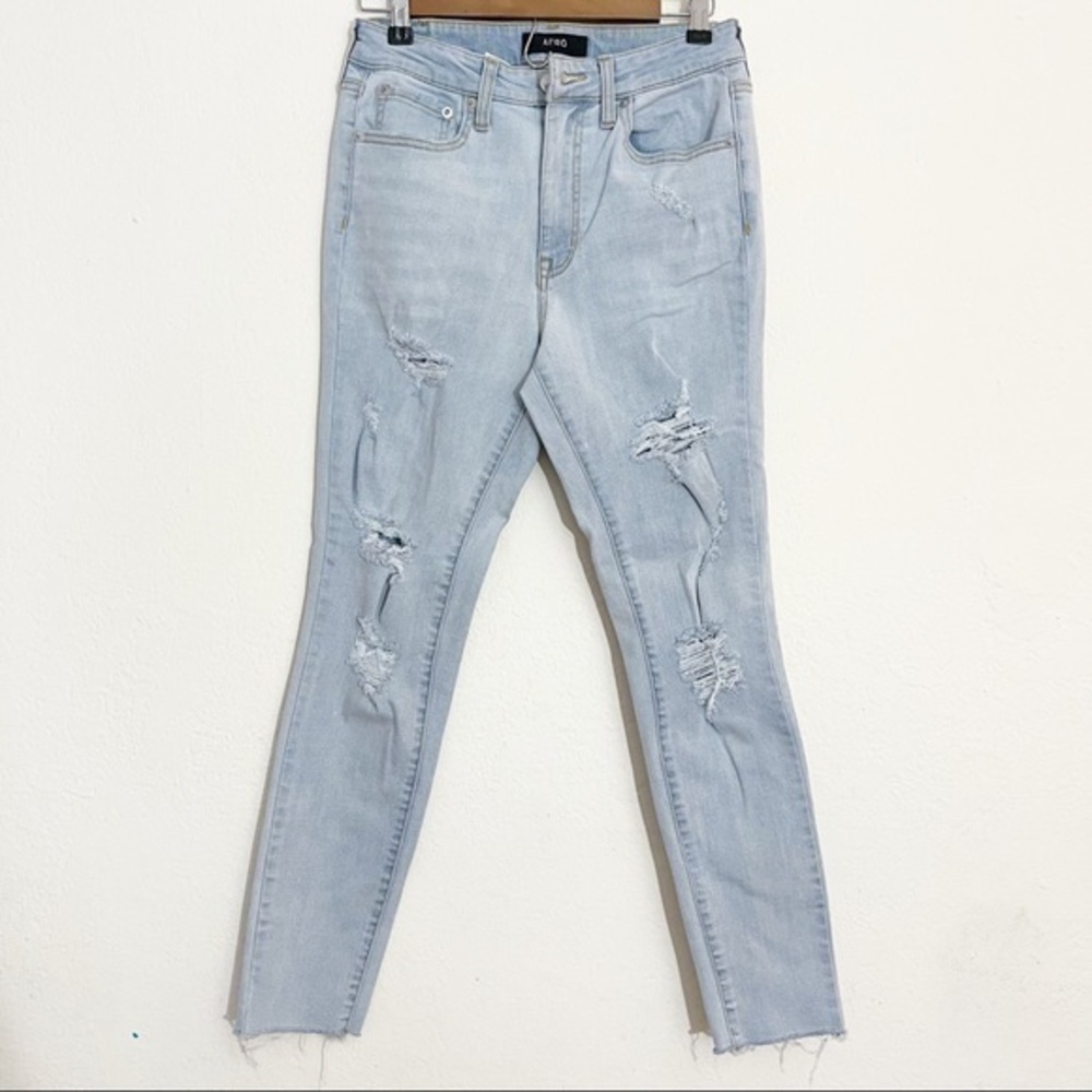 Aeropostale Super Hi-Rise Jeans Size 6